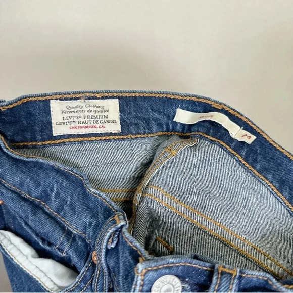 Levi's Womens Size 24 Wedgie Icon Fit Dark Wash  Jeans - Picture 9 of 16